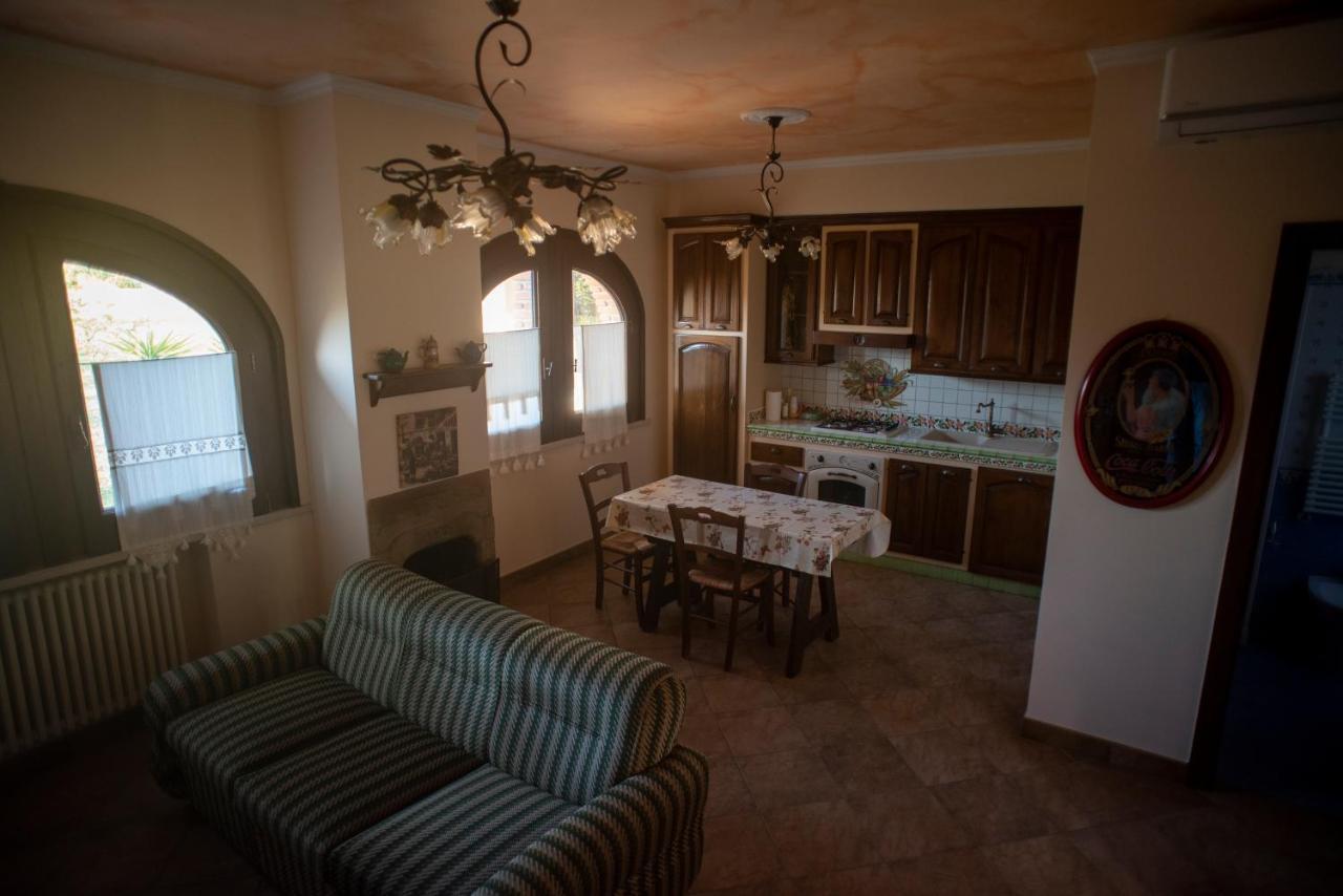 ホテル La Ginestra Castel San Lorenzo エクステリア 写真