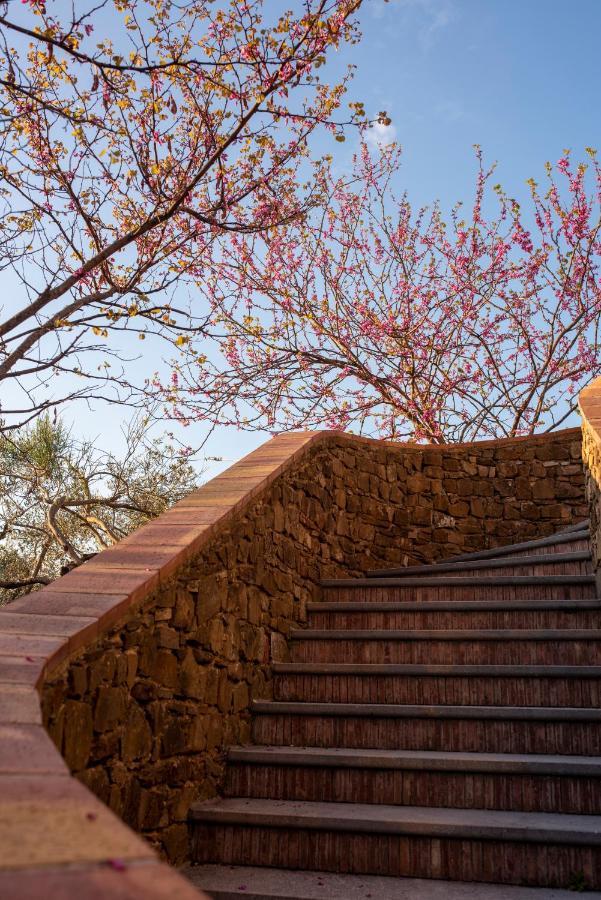 ホテル La Ginestra Castel San Lorenzo エクステリア 写真
