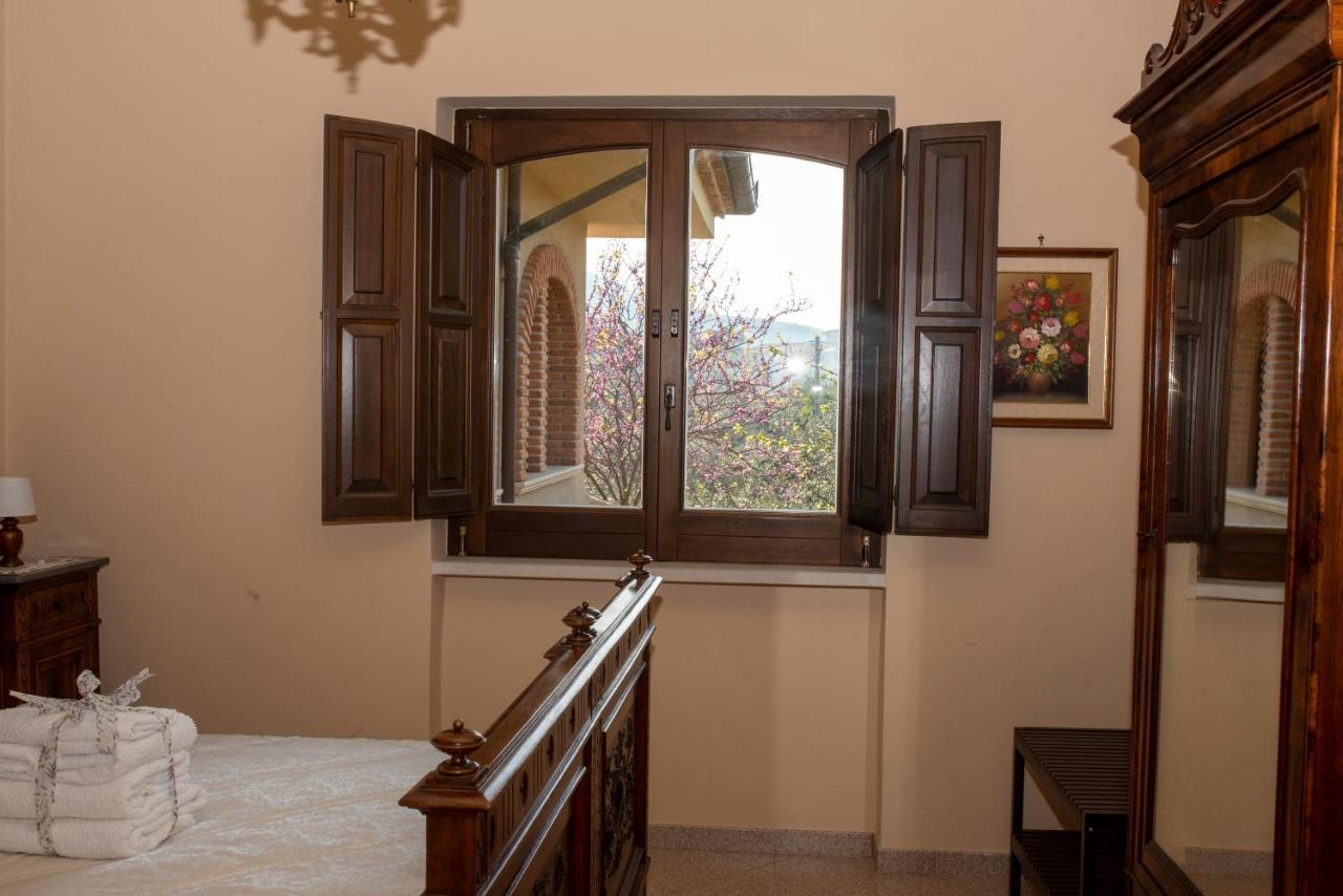 ホテル La Ginestra Castel San Lorenzo エクステリア 写真