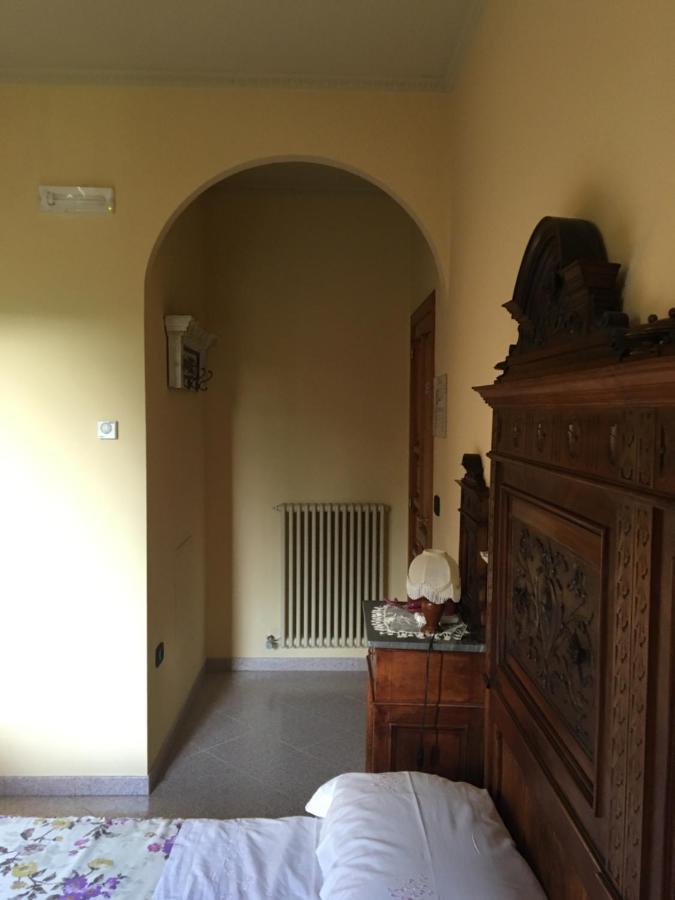 ホテル La Ginestra Castel San Lorenzo エクステリア 写真