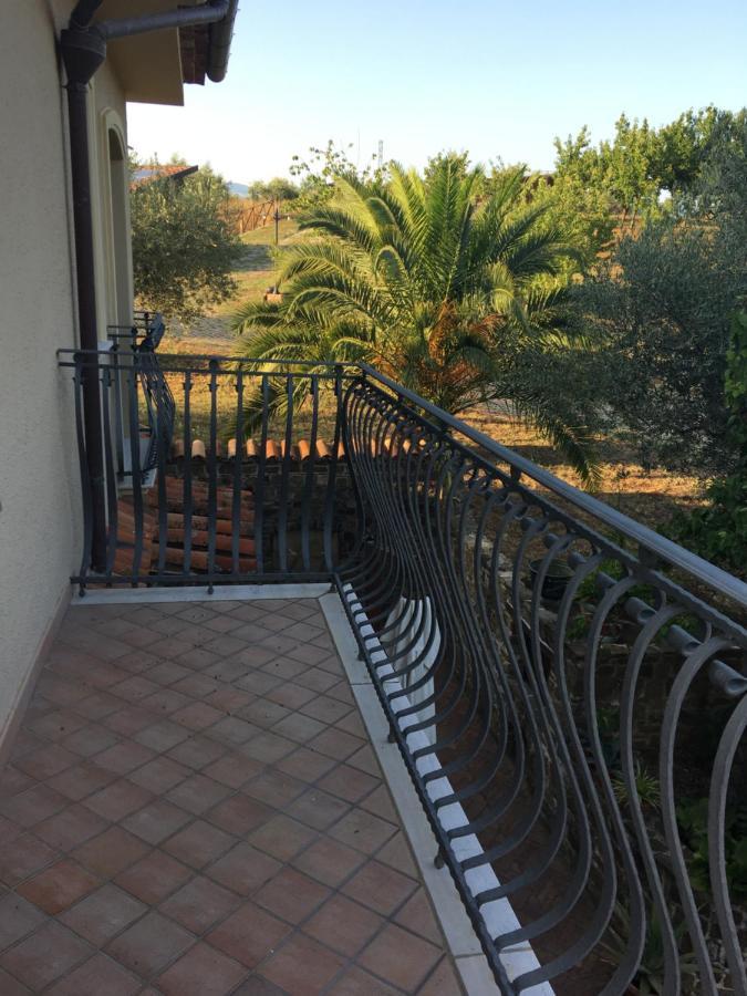 ホテル La Ginestra Castel San Lorenzo エクステリア 写真