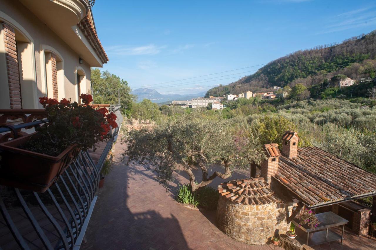 ホテル La Ginestra Castel San Lorenzo エクステリア 写真