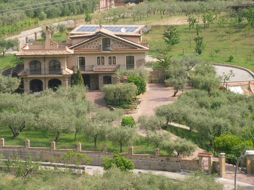 ホテル La Ginestra Castel San Lorenzo エクステリア 写真