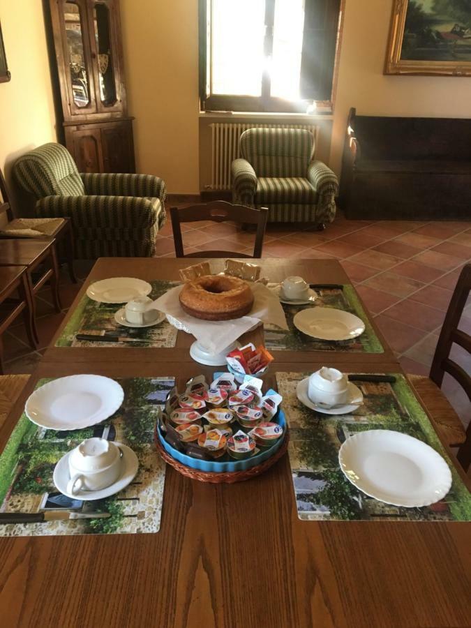 ホテル La Ginestra Castel San Lorenzo エクステリア 写真